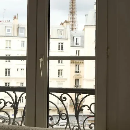 Eiffel Tower Vue